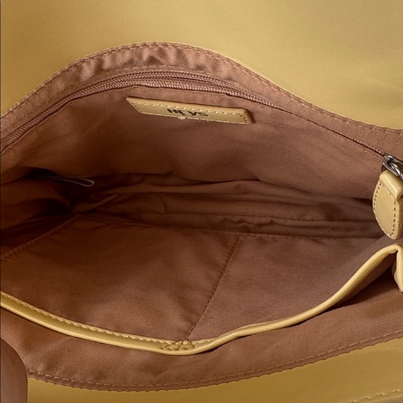 Heys - Garden Party Messenger Bag in Butter Yellow - Picture 7 of 10